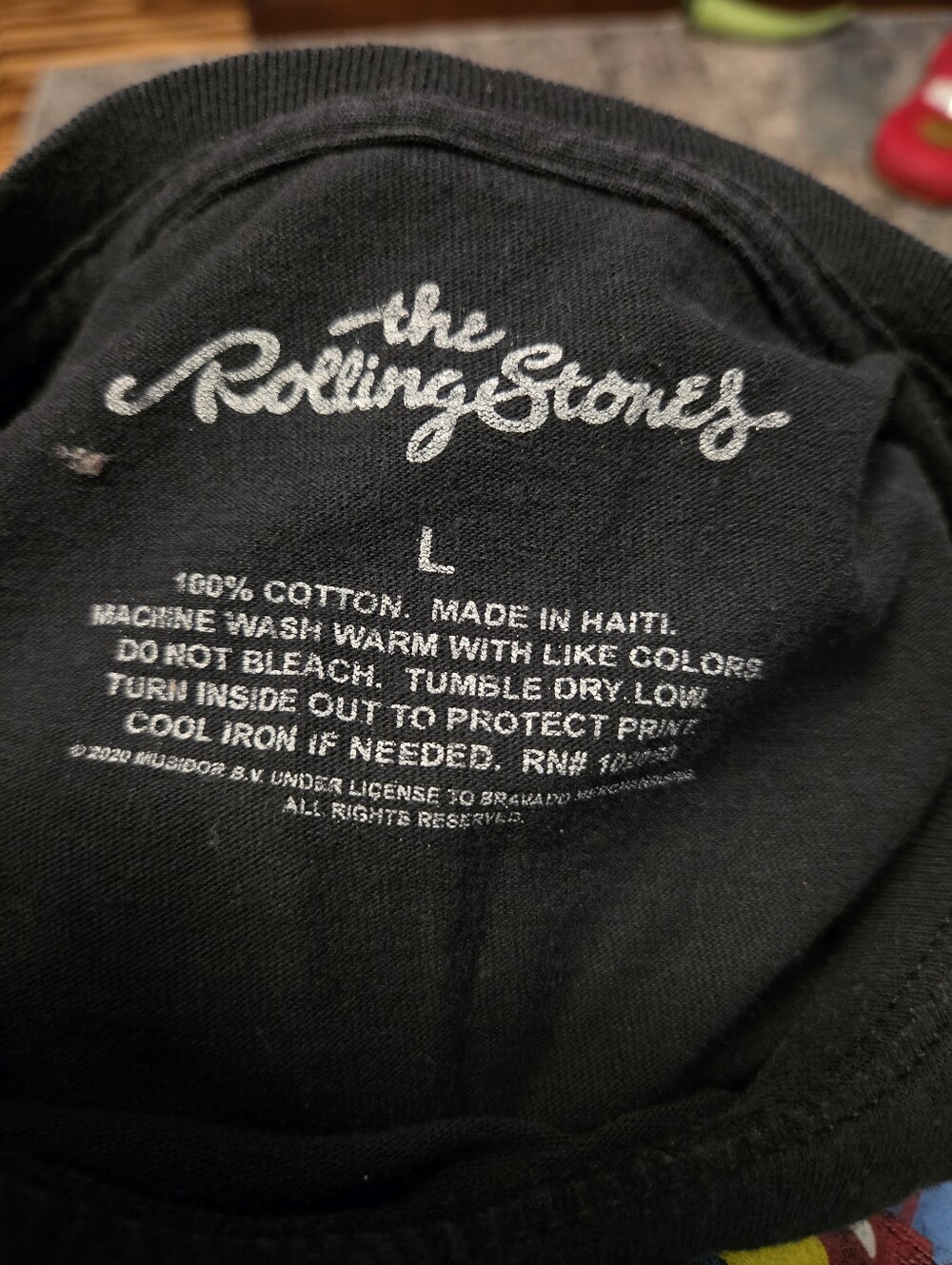 Rolling Stones Cropped Tshirt Size L, Measurements On The Tag - Picture 2 of 3